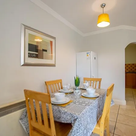 28 - Comfortable 2br - Family Daire