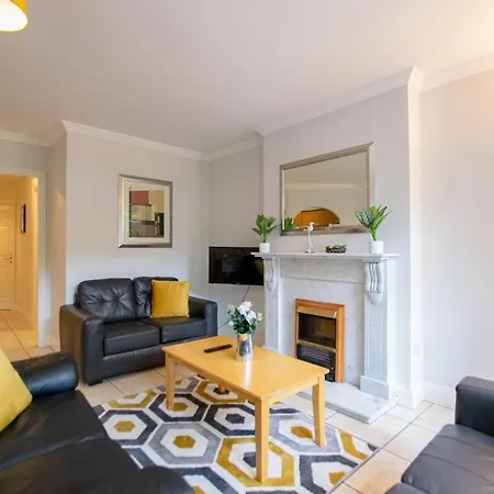 Comfortable 2-bed In Galway