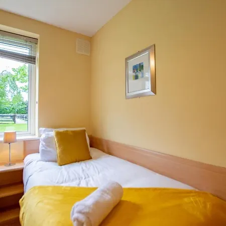 28 - Comfortable 2-bed In * Galway